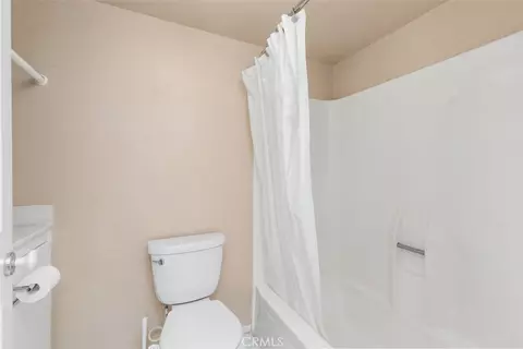 Bath - 204 Pineview, Irvine, CA 92620 photo 1 of 1