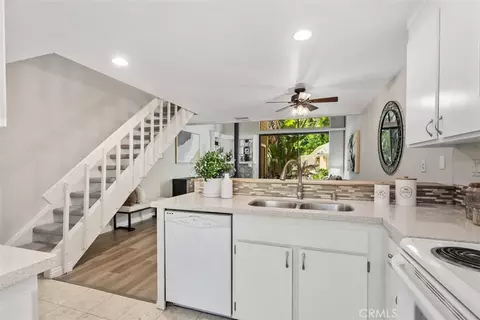 Kitchen - 204 Pineview, Irvine, CA 92620 photo 4 of 4