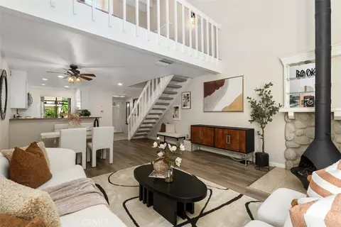 204 Pineview, Irvine, CA 92620