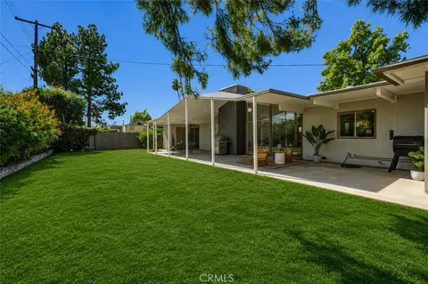Exterior - 610 E Briardale, Orange, CA 92865 photo 8 of 10