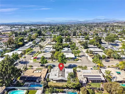 View/Area - 610 E Briardale, Orange, CA 92865 photo 2 of 2