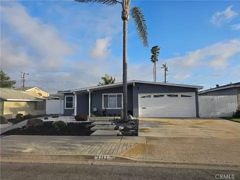 8282 Tyler Cir, Huntington Beach, CA 92646