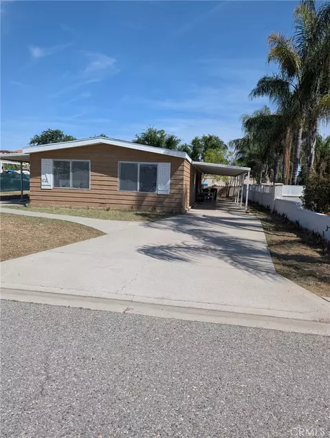 26050 San Quintin, Menifee, CA 92584