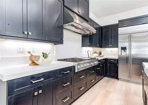Kitchen - 168 Scale, Irvine, CA 92618 photo 3 of 6