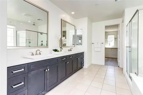 Bath - 168 Scale, Irvine, CA 92618 photo 3 of 4