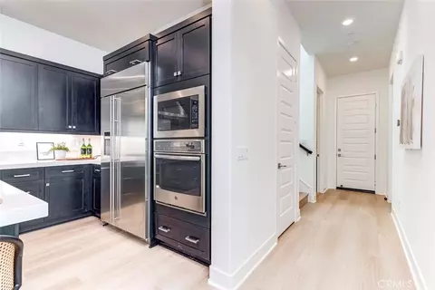 Entry Way - 168 Scale, Irvine, CA 92618 photo 1 of 5