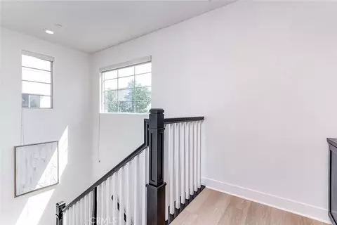 Entry Way - 168 Scale, Irvine, CA 92618 photo 3 of 5
