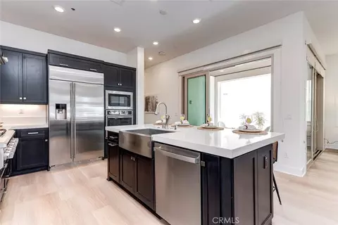 Kitchen - 168 Scale, Irvine, CA 92618 photo 5 of 6