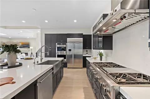 Kitchen - 77 Pelican, Irvine, CA 92618 photo 4 of 6