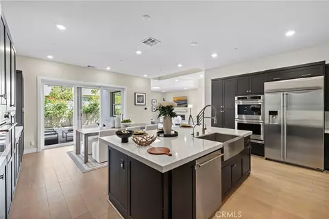 Kitchen - 77 Pelican, Irvine, CA 92618 photo 5 of 6