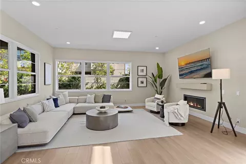 Living - 77 Pelican, Irvine, CA 92618 photo 2 of 6