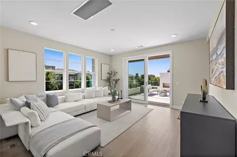 Living - 77 Pelican, Irvine, CA 92618 photo 6 of 6