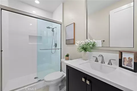 Bath - 77 Pelican, Irvine, CA 92618 photo 4 of 9