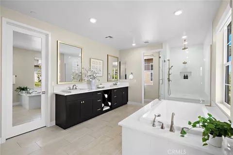Bath - 77 Pelican, Irvine, CA 92618 photo 5 of 9