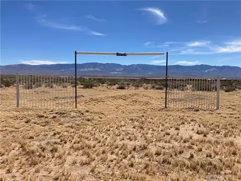 0 Rock Rose Ct, Lucerne Valley, CA 92356
