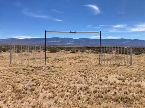 0 Rock Rose Ct, Lucerne Valley, CA 92356