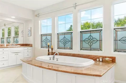 Bath - 36 Walnut Crk, Irvine, CA 92602 photo 4 of 6