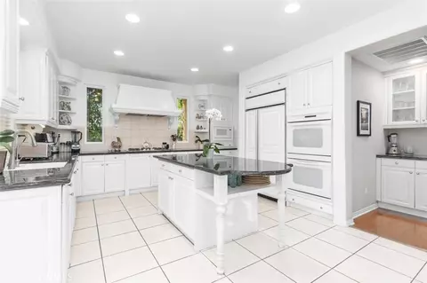 Kitchen - 36 Walnut Crk, Irvine, CA 92602 photo 3 of 3