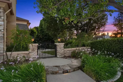 Exterior - 36 Walnut Crk, Irvine, CA 92602 photo 3 of 27