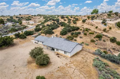 View/Area - 6861 Oak Hill Rd, Oak Hills, CA 92344 photo 2 of 7