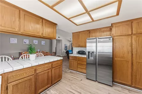 Kitchen - 6861 Oak Hill Rd, Oak Hills, CA 92344 photo 1 of 3