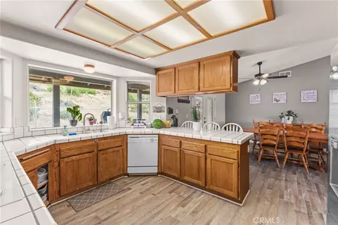 Kitchen - 6861 Oak Hill Rd, Oak Hills, CA 92344 photo 3 of 3