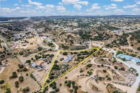 View/Area - 6861 Oak Hill Rd, Oak Hills, CA 92344 photo 3 of 7