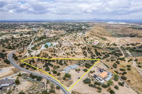 View/Area - 6861 Oak Hill Rd, Oak Hills, CA 92344 photo 7 of 7