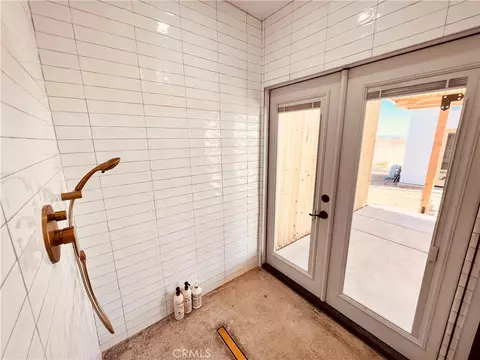Bath - 60654 Mitch Ln, Landers, CA 92285 photo 1 of 3
