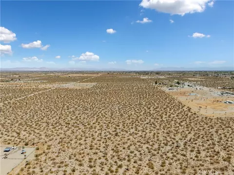 1 Wintergreen, Pinon Hills, CA 92372