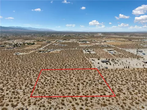 2 Wintergreen Rd, Pinon Hills, CA 92372