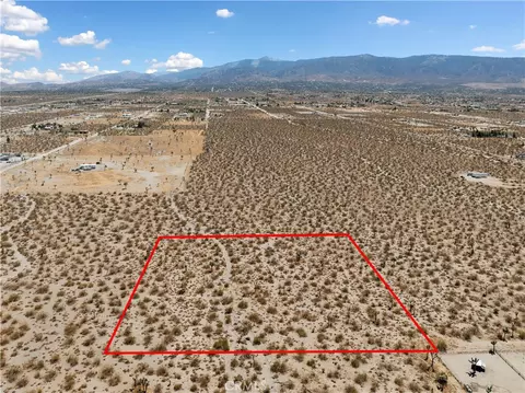 2 Wintergreen Rd, Pinon Hills, CA 92372