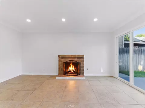 Living - 1621 Pisco Ln, Oxnard, CA 93035 photo 2 of 4