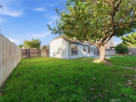 Exterior - 1621 Pisco Ln, Oxnard, CA 93035 photo 2 of 7