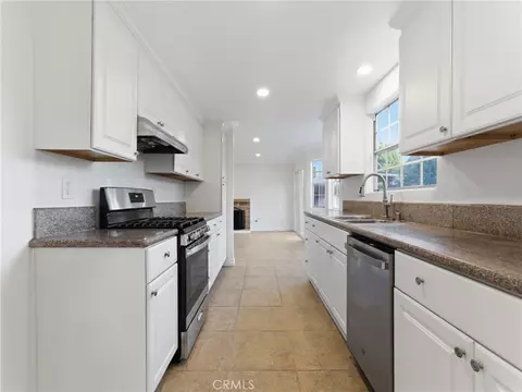 Kitchen - 1621 Pisco Ln, Oxnard, CA 93035 photo 1 of 3