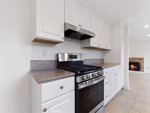 Kitchen - 1621 Pisco Ln, Oxnard, CA 93035 photo 3 of 3