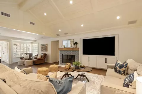 Living - 3911 E Rolling Grn, Orange, CA 92867 photo 3 of 4