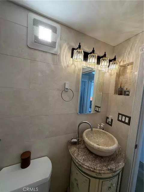 Bath - 1200 N Harbor Dr N #7-C, Oceanside, CA 92054 photo 6 of 6