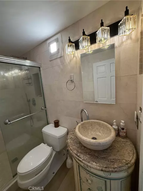 Bath - 1200 N Harbor Dr N #7-C, Oceanside, CA 92054 photo 5 of 6