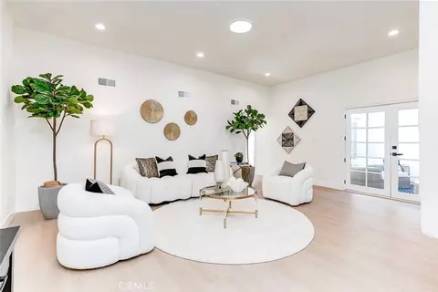 26 Seton, Irvine, CA 92612