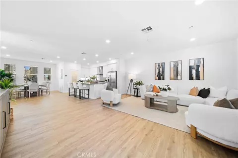 Entry Way - 188 Fixie, Irvine, CA 92618 photo 3 of 4