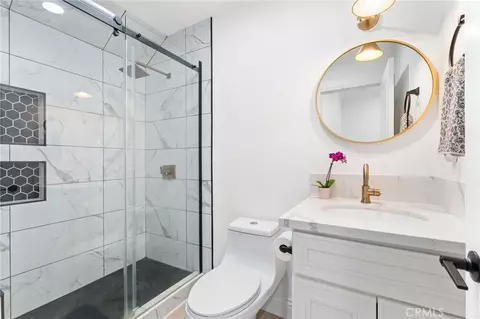 Bath - 608 E Collins Ave, Orange, CA 92867 photo 3 of 3