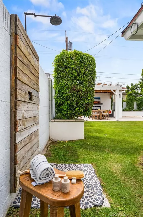 Exterior - 608 E Collins Ave, Orange, CA 92867 photo 7 of 8