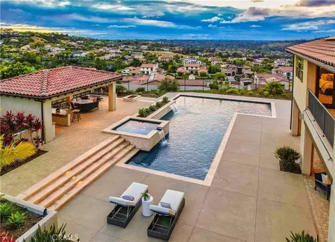 8461 Hinterland Dr, San Diego, CA 92127
