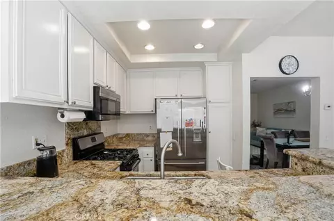 Kitchen - 48 Monroe, Irvine, CA 92620 photo 3 of 3