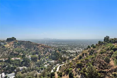 8179 Mannix, Los Angeles, CA 90046