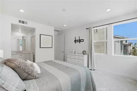 Bedroom - 208 Yerba, Irvine, CA 92618 photo 3 of 10
