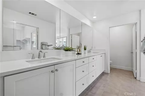 Entry Way - 208 Yerba, Irvine, CA 92618 photo 5 of 10