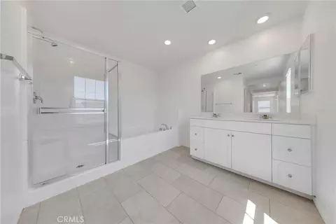 Bath - 7560 Citrusmoon Ct, Riverside, CA 92507 photo 3 of 6