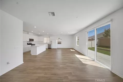 Living - 7560 Citrusmoon Ct, Riverside, CA 92507 photo 2 of 7